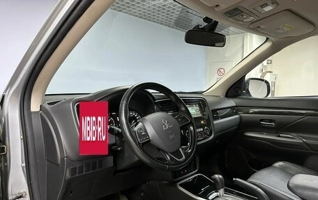 Mitsubishi Outlander III рестайлинг 3, 2017 год, 2 019 000 рублей, 15 фотография