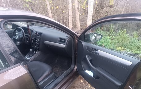 Volkswagen Jetta VI, 2012 год, 950 000 рублей, 9 фотография