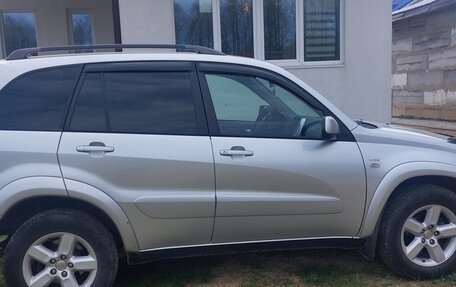 Toyota RAV4, 2004 год, 715 000 рублей, 2 фотография
