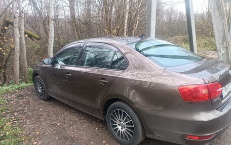 Volkswagen Jetta VI, 2012 год, 950 000 рублей, 3 фотография