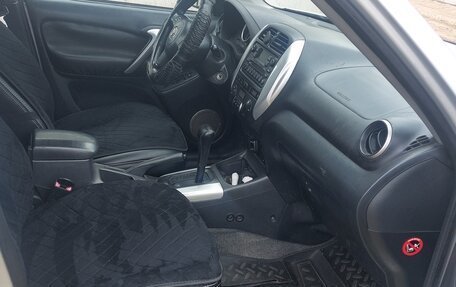 Toyota RAV4, 2004 год, 715 000 рублей, 5 фотография