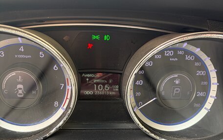 Hyundai Sonata VI, 2012 год, 870 000 рублей, 10 фотография