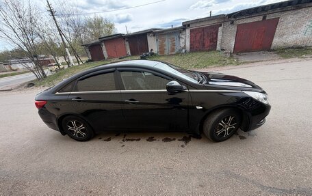 Hyundai Sonata VI, 2012 год, 870 000 рублей, 2 фотография