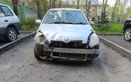 Toyota Vitz, 2001 год, 150 000 рублей, 3 фотография