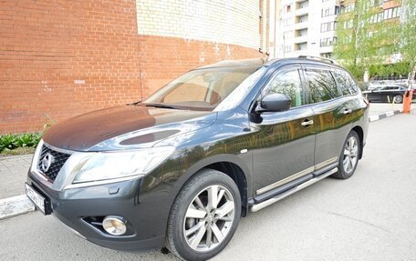 Nissan Pathfinder, 2014 год, 2 290 000 рублей, 18 фотография