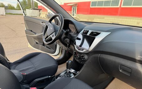 Hyundai Solaris II рестайлинг, 2012 год, 950 000 рублей, 16 фотография