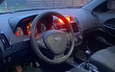 KIA cee'd I рестайлинг, 2009 год, 270 000 рублей, 8 фотография
