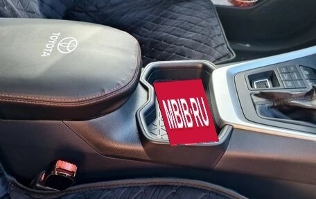 Toyota RAV4, 2025 год, 4 150 000 рублей, 10 фотография