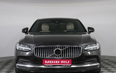 Volvo S90 II рестайлинг, 2021 год, 3 950 000 рублей, 2 фотография
