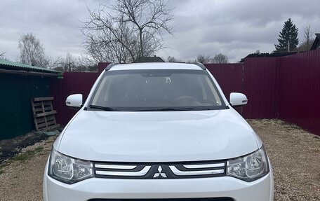Mitsubishi Outlander III рестайлинг 3, 2012 год, 1 350 000 рублей, 1 фотография
