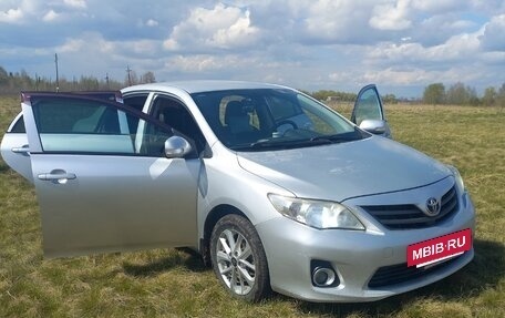 Toyota Corolla, 2011 год, 900 000 рублей, 3 фотография