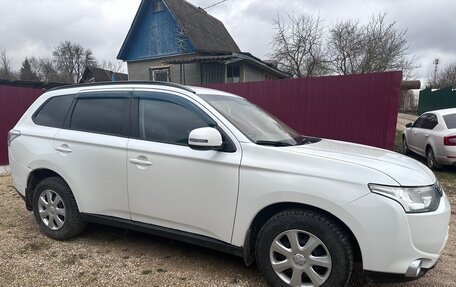 Mitsubishi Outlander III рестайлинг 3, 2012 год, 1 350 000 рублей, 2 фотография