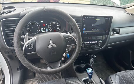 Mitsubishi Outlander III рестайлинг 3, 2012 год, 1 350 000 рублей, 5 фотография