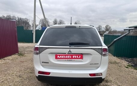 Mitsubishi Outlander III рестайлинг 3, 2012 год, 1 350 000 рублей, 4 фотография