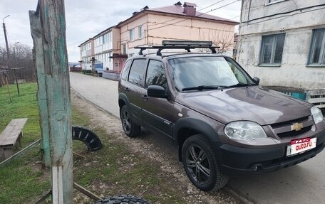 Chevrolet Niva I рестайлинг, 2018 год, 700 000 рублей, 3 фотография