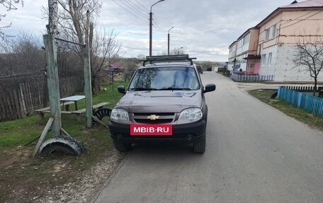 Chevrolet Niva I рестайлинг, 2018 год, 700 000 рублей, 2 фотография