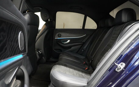 Mercedes-Benz E-Класс, 2019 год, 3 275 000 рублей, 14 фотография