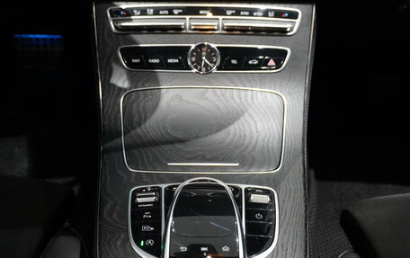 Mercedes-Benz E-Класс, 2019 год, 3 275 000 рублей, 24 фотография
