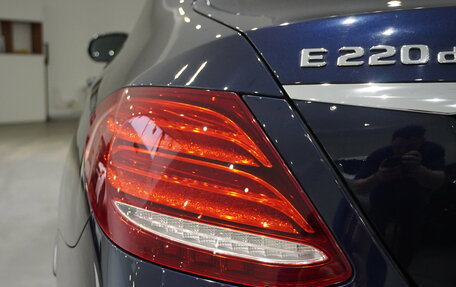 Mercedes-Benz E-Класс, 2019 год, 3 275 000 рублей, 28 фотография