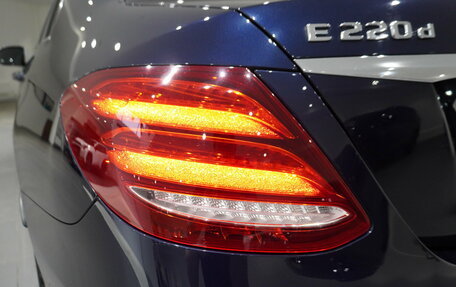 Mercedes-Benz E-Класс, 2019 год, 3 275 000 рублей, 29 фотография