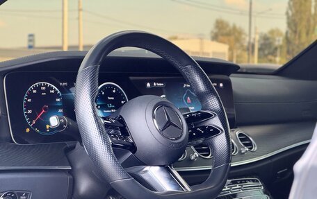 Mercedes-Benz E-Класс, 2022 год, 5 350 000 рублей, 10 фотография