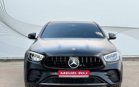 Mercedes-Benz E-Класс, 2022 год, 5 350 000 рублей, 3 фотография