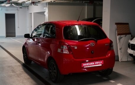 Toyota Yaris III рестайлинг, 2010 год, 520 000 рублей, 6 фотография