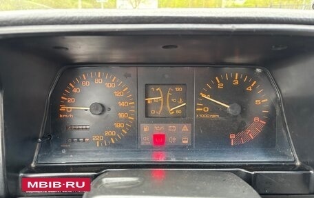 Mazda 323, 1986 год, 200 000 рублей, 11 фотография