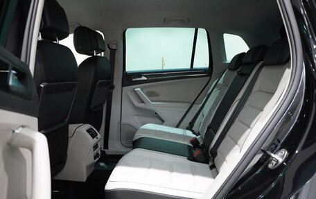 Volkswagen Tiguan II, 2019 год, 2 970 000 рублей, 13 фотография