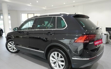 Volkswagen Tiguan II, 2019 год, 2 970 000 рублей, 4 фотография