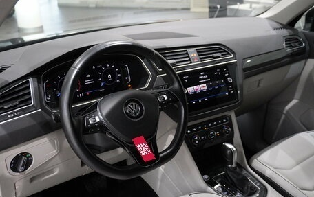 Volkswagen Tiguan II, 2019 год, 2 970 000 рублей, 12 фотография
