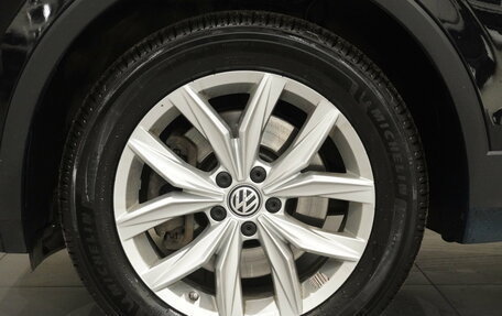 Volkswagen Tiguan II, 2019 год, 2 970 000 рублей, 32 фотография