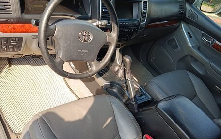 Toyota Land Cruiser Prado 120 рестайлинг, 2005 год, 1 890 000 рублей, 8 фотография