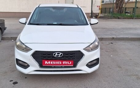 Hyundai Solaris II рестайлинг, 2017 год, 940 000 рублей, 1 фотография