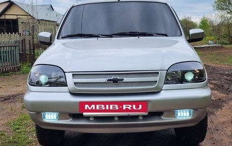 Chevrolet Niva I рестайлинг, 2004 год, 313 000 рублей, 2 фотография