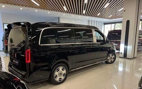 Mercedes-Benz V-Класс, 2024 год, 7 790 000 рублей, 14 фотография