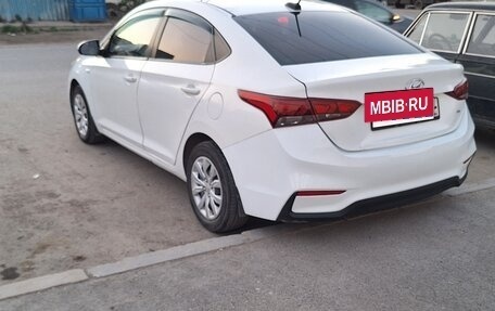 Hyundai Solaris II рестайлинг, 2017 год, 940 000 рублей, 6 фотография
