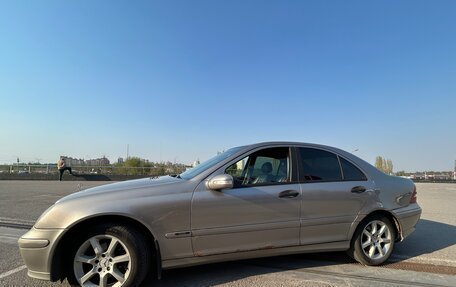 Mercedes-Benz C-Класс, 2004 год, 490 000 рублей, 6 фотография