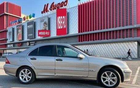 Mercedes-Benz C-Класс, 2004 год, 490 000 рублей, 7 фотография