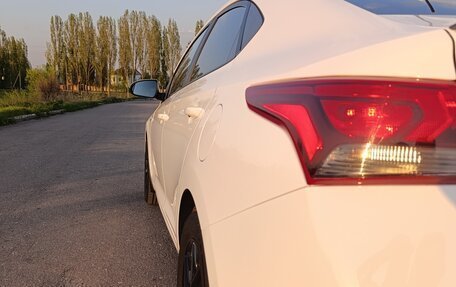 Hyundai Solaris II рестайлинг, 2021 год, 1 700 000 рублей, 4 фотография