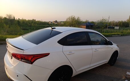 Hyundai Solaris II рестайлинг, 2021 год, 1 700 000 рублей, 9 фотография