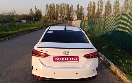 Hyundai Solaris II рестайлинг, 2021 год, 1 700 000 рублей, 6 фотография