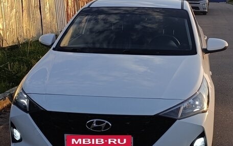 Hyundai Solaris II рестайлинг, 2021 год, 1 700 000 рублей, 12 фотография