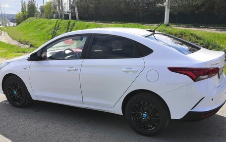 Hyundai Solaris II рестайлинг, 2021 год, 1 700 000 рублей, 33 фотография