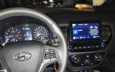 Hyundai Solaris II рестайлинг, 2021 год, 1 700 000 рублей, 37 фотография