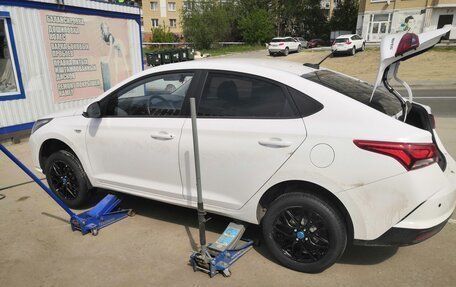 Hyundai Solaris II рестайлинг, 2021 год, 1 700 000 рублей, 32 фотография