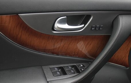 Infiniti QX70, 2013 год, 2 500 000 рублей, 17 фотография