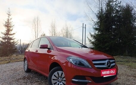 Mercedes-Benz B-Класс, 2017 год, 1 800 000 рублей, 2 фотография