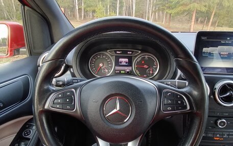 Mercedes-Benz B-Класс, 2017 год, 1 800 000 рублей, 21 фотография