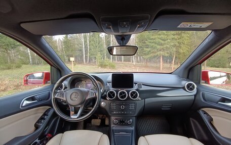 Mercedes-Benz B-Класс, 2017 год, 1 800 000 рублей, 22 фотография
